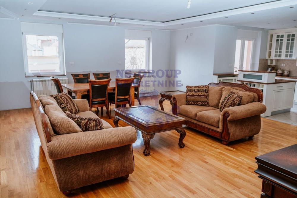 Glavna slika -Četvorosoban, 177m2, Novosadski kej Novi Sad