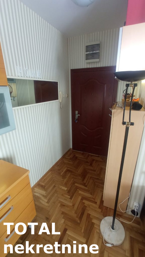 Slika 9 - Stan,NOVI SAD,BULEVAR EVROPE,kv: 65.00, € 139900, ID: 1099461