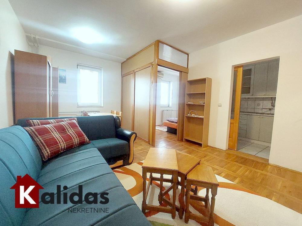 Glavna slika -Stan,NOVI SAD,BULEVAR,kv: 38, € 128750, ID: 1008173