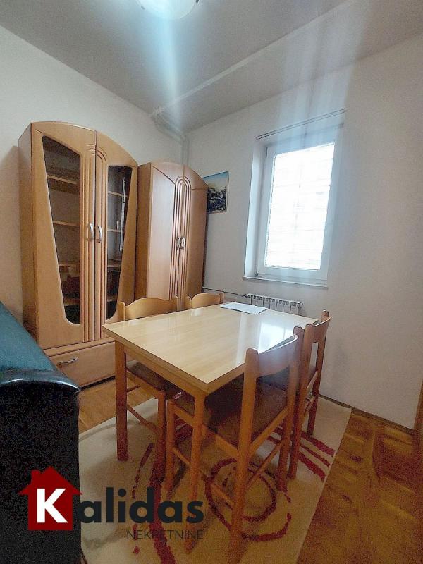 Slika 3 - Stan,NOVI SAD,BULEVAR,kv: 38, € 128750, ID: 1008173