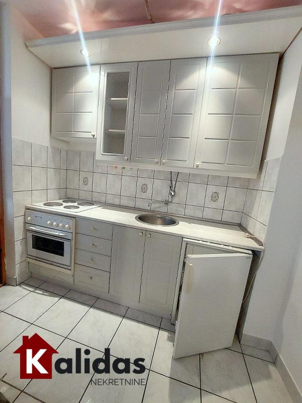 Slika 6 - Stan,NOVI SAD,BULEVAR,kv: 38, € 128750, ID: 1008173