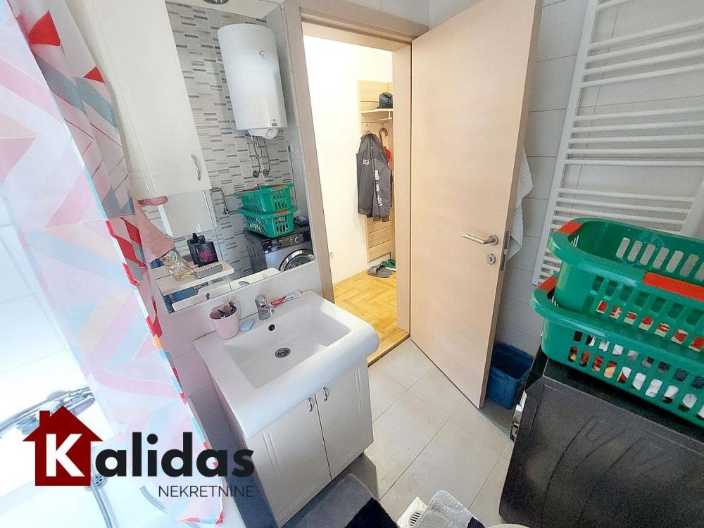 Slika 11 - Stan,NOVI SAD,TELEP,kv: 42, € 132870, ID: 1008169