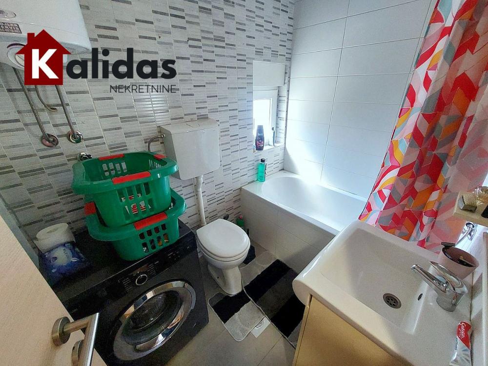 Slika 10 - Stan,NOVI SAD,TELEP,kv: 42, € 132870, ID: 1008169