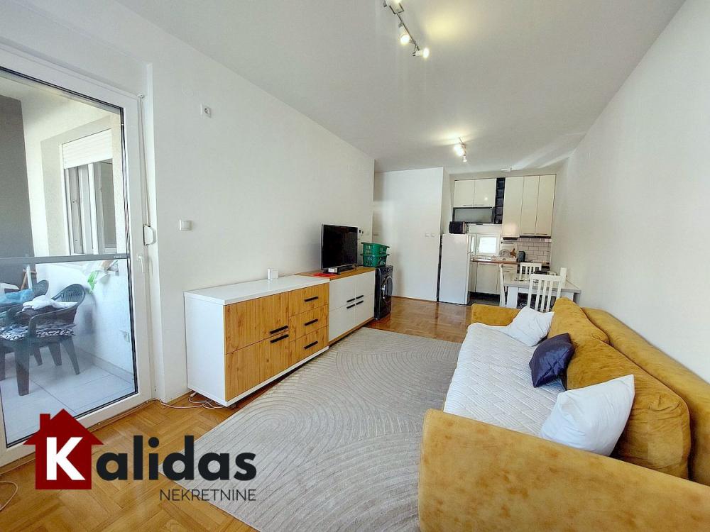 Slika 3 - Stan,NOVI SAD,TELEP,kv: 42, € 132870, ID: 1008169