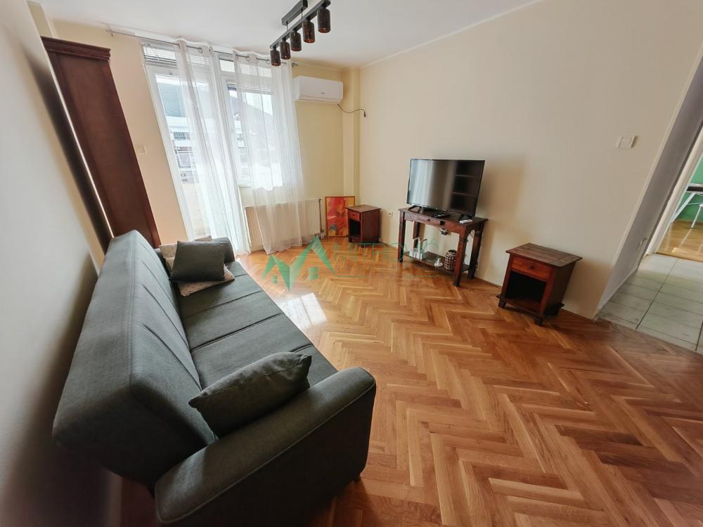 Slika 3 - Grbavica, 70m2, odličan dvoiposoban stan. 