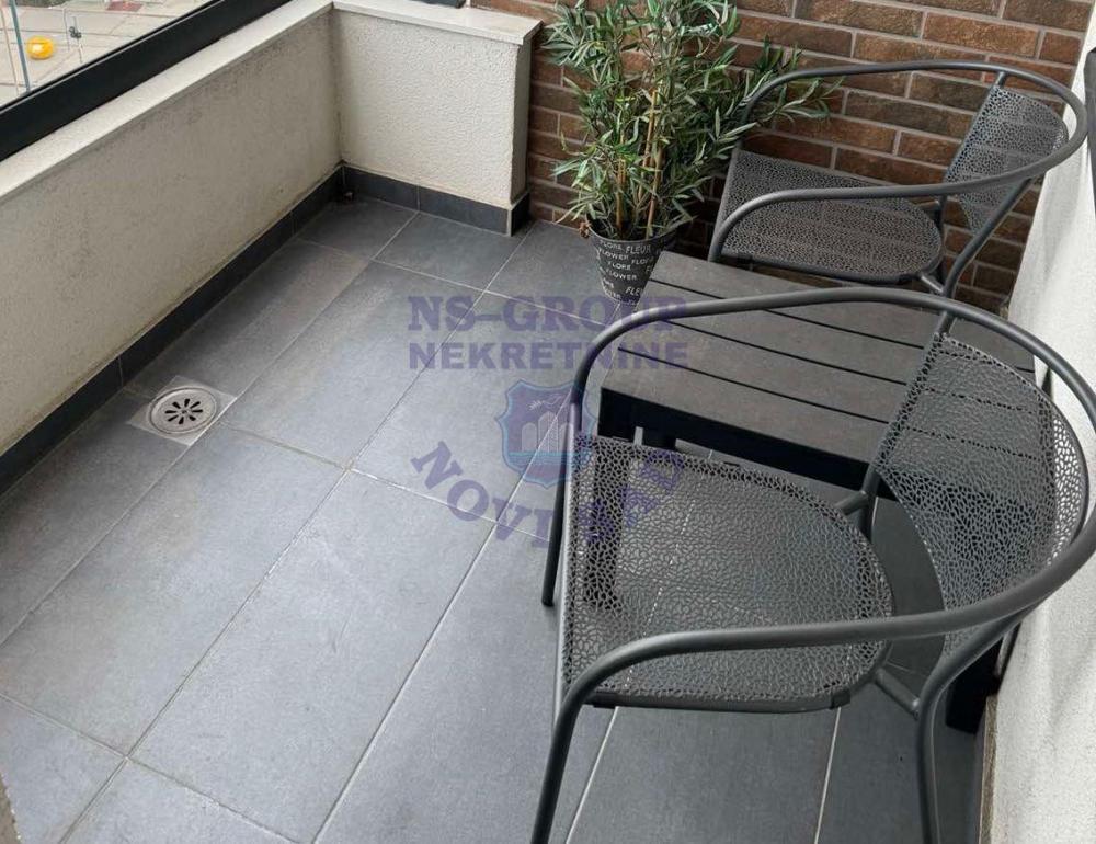 Slika 4 - Trosoban, 56m2, Adamovićevo naselje Novi Sad