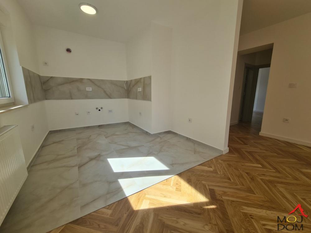 Slika 4 - Stan,NOVI SAD,TELEP,kv: 96, € 265250, ID: 1031167