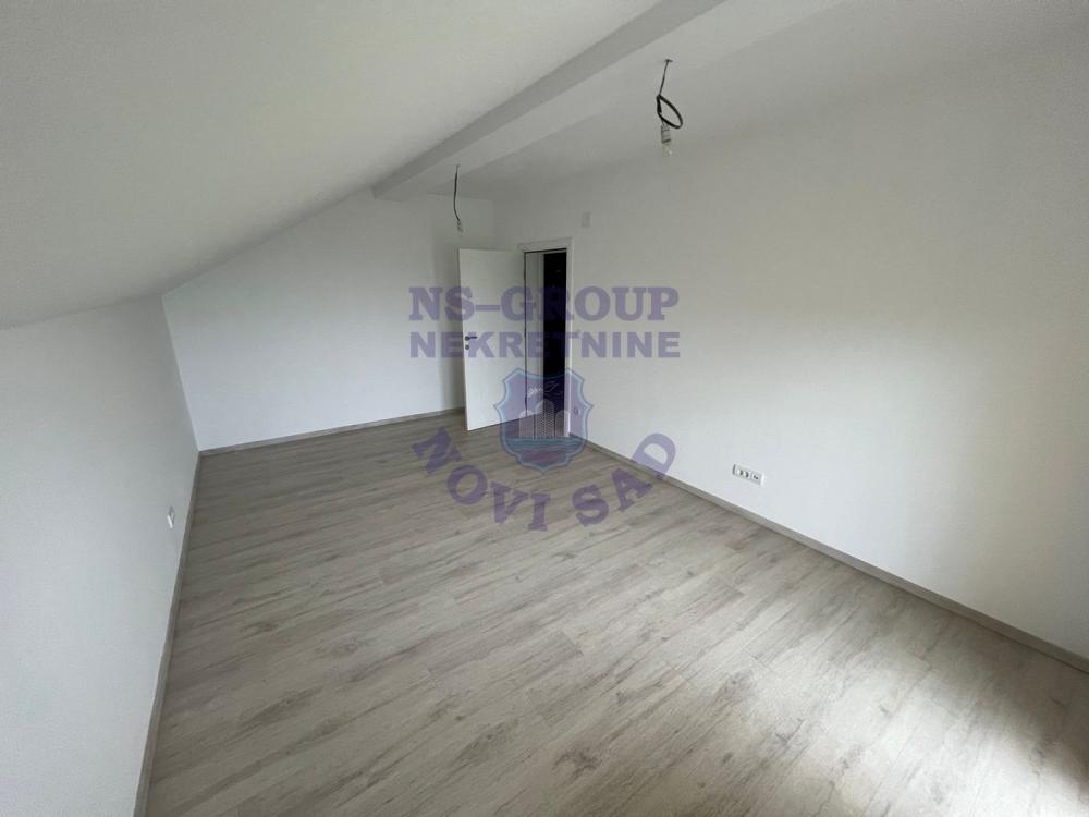 Slika 4 - Trosoban  useljiv stan na Tatarskom brdu! 