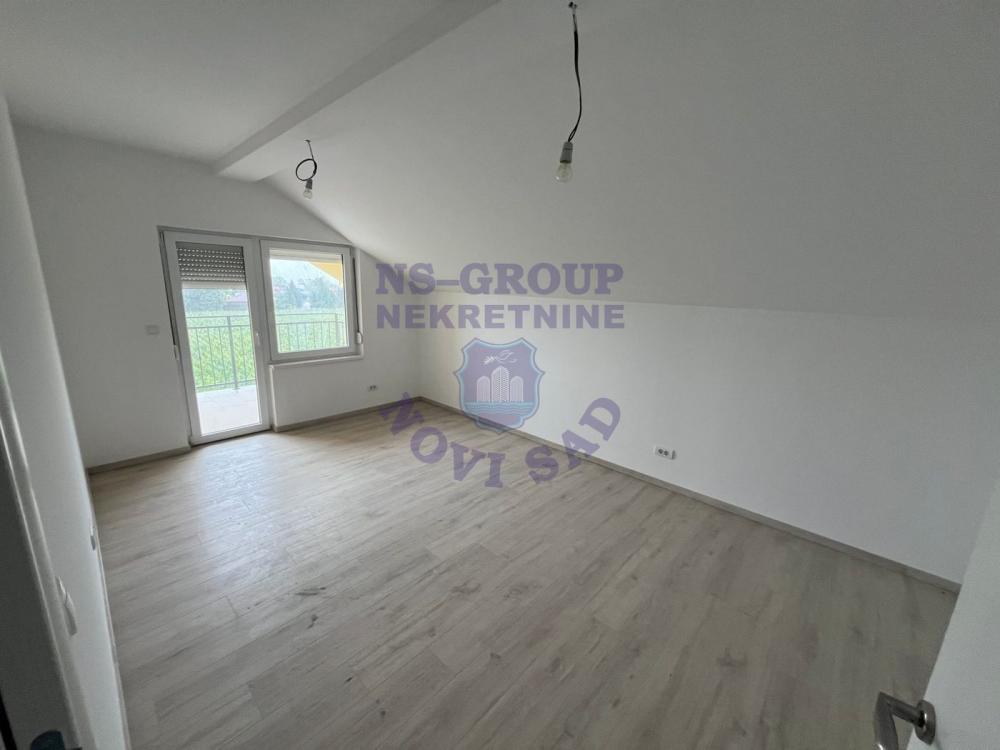 Slika 6 - Trosoban  useljiv stan na Tatarskom brdu! 