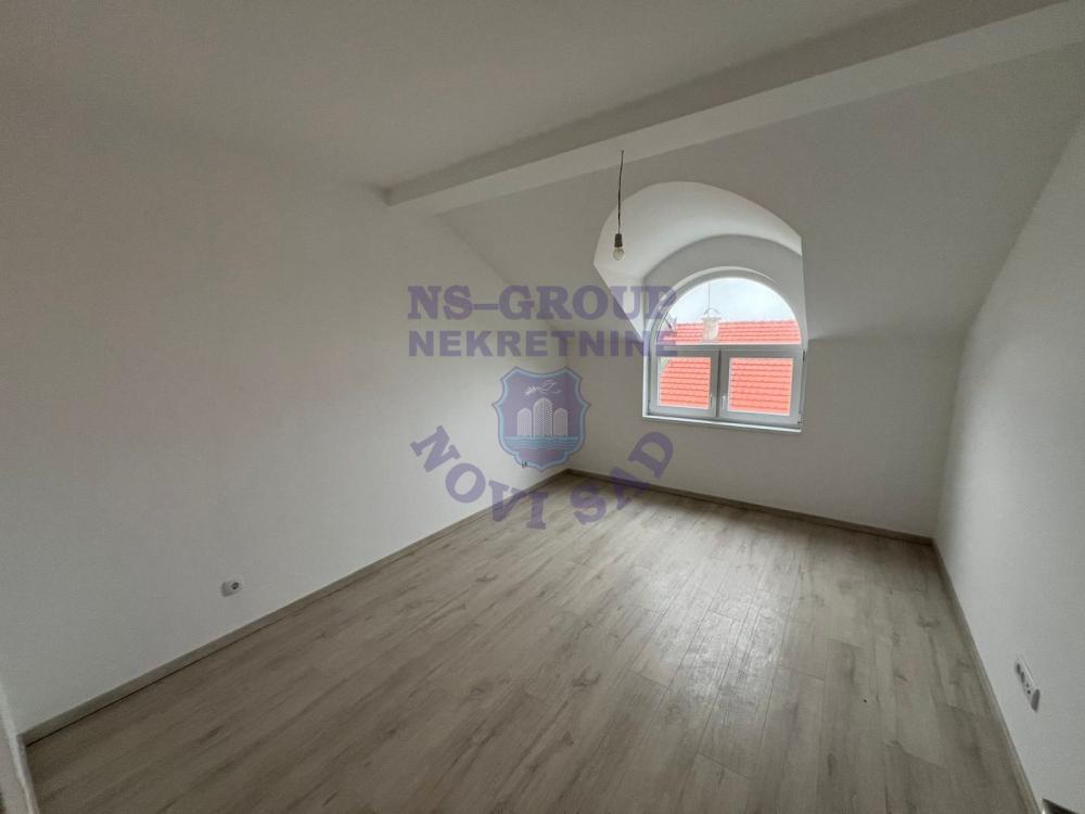 Slika 5 - Trosoban  useljiv stan na Tatarskom brdu! 