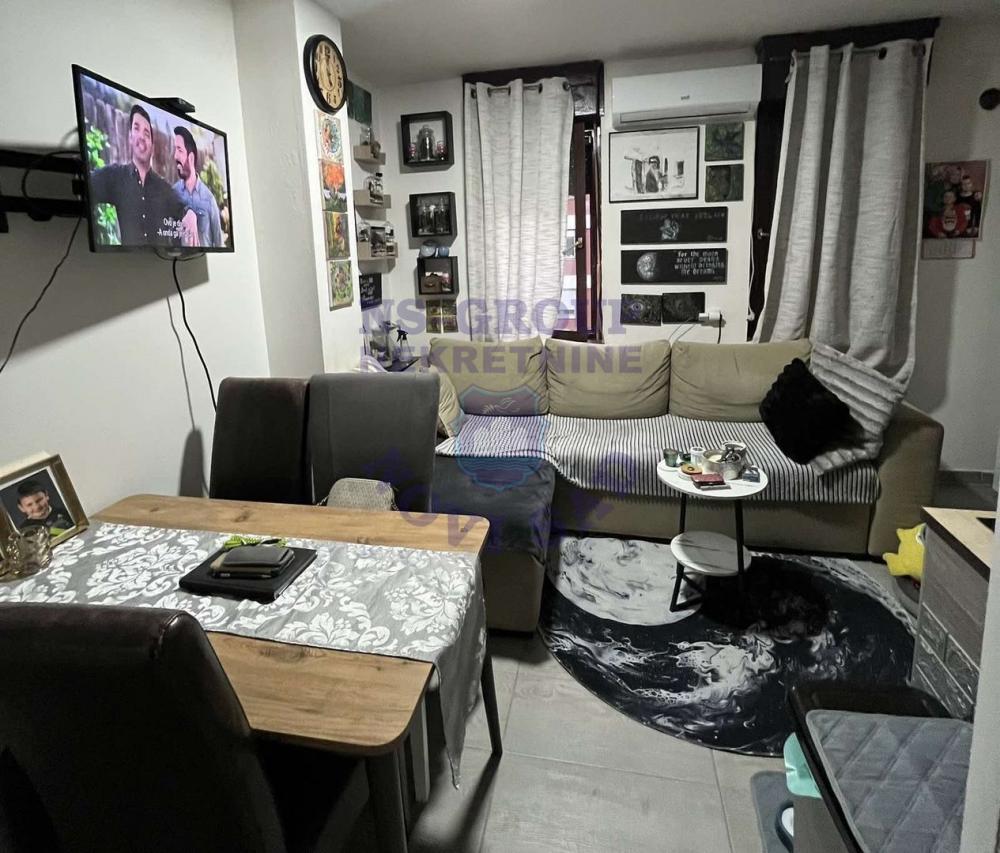 Glavna slika -Odličan jednosoban stan na Novom Naselju! 