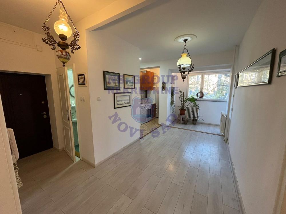 Slika 4 - Retko u ponudi, salonac u centru