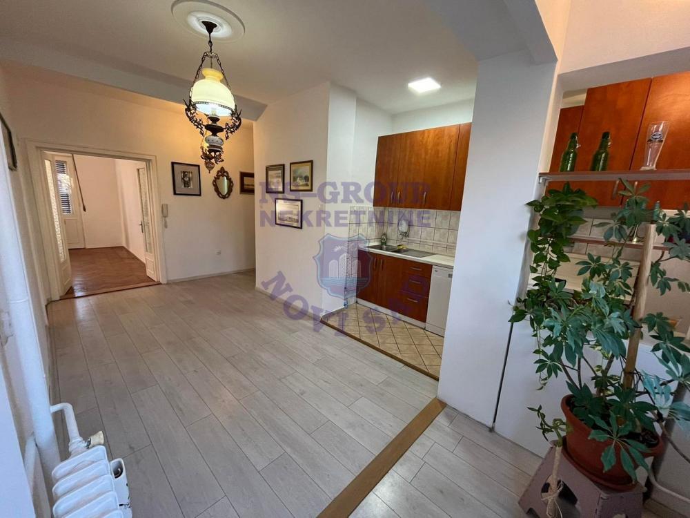 Slika 3 - Retko u ponudi, salonac u centru