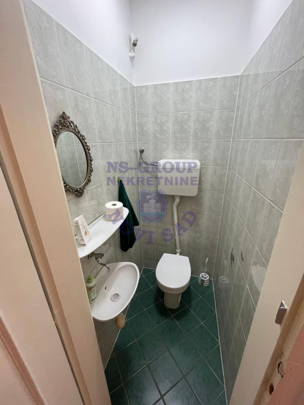 Slika 10 - Retko u ponudi, salonac u centru