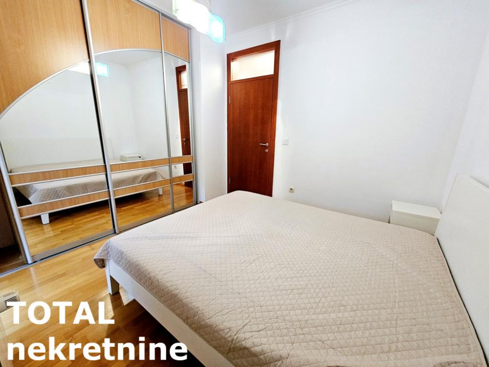 Slika 5 - Stan,NOVI SAD,CENTAR,kv: 56.00, € 220000, ID: 1101299