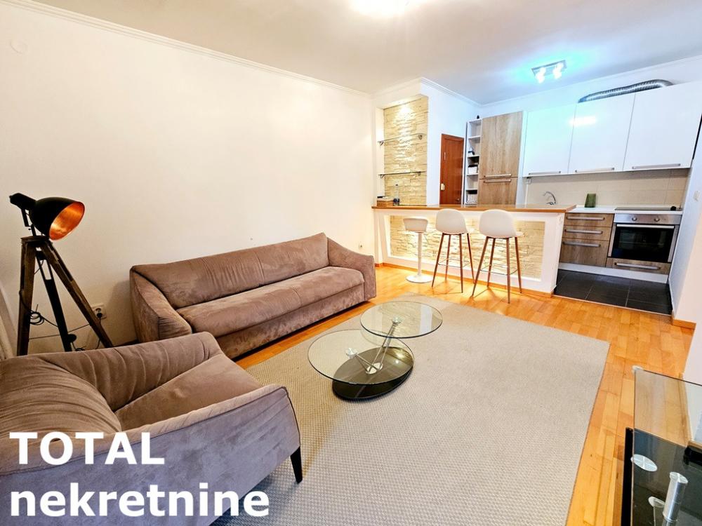 Slika 3 - Stan,NOVI SAD,CENTAR,kv: 56.00, € 220000, ID: 1101299