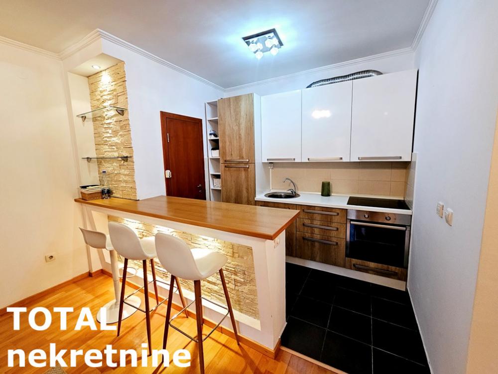 Slika 6 - Stan,NOVI SAD,CENTAR,kv: 56.00, € 220000, ID: 1101299