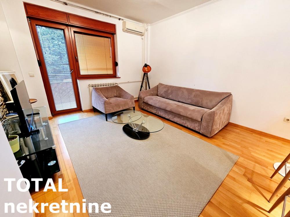 Slika 1 - Stan,NOVI SAD,CENTAR,kv: 56.00, € 220000, ID: 1101299