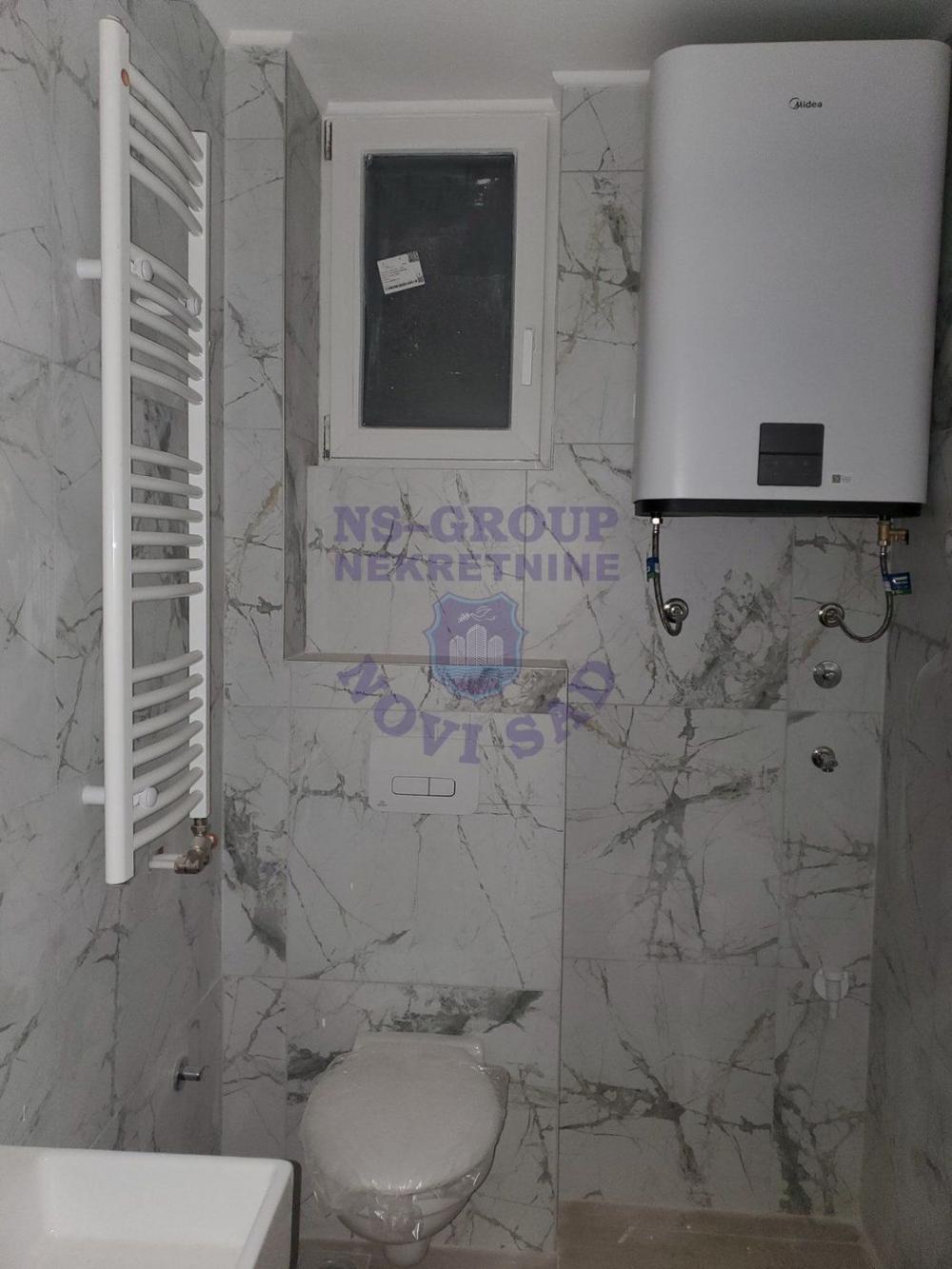 Slika 1 - Nov, neuseljavan , 3 minuta od pešačke zone