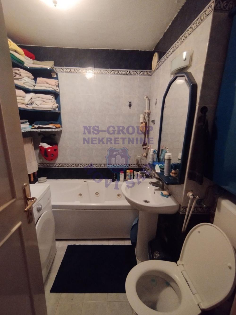 Glavna slika -Četvorosoban stan na Limanu 4!