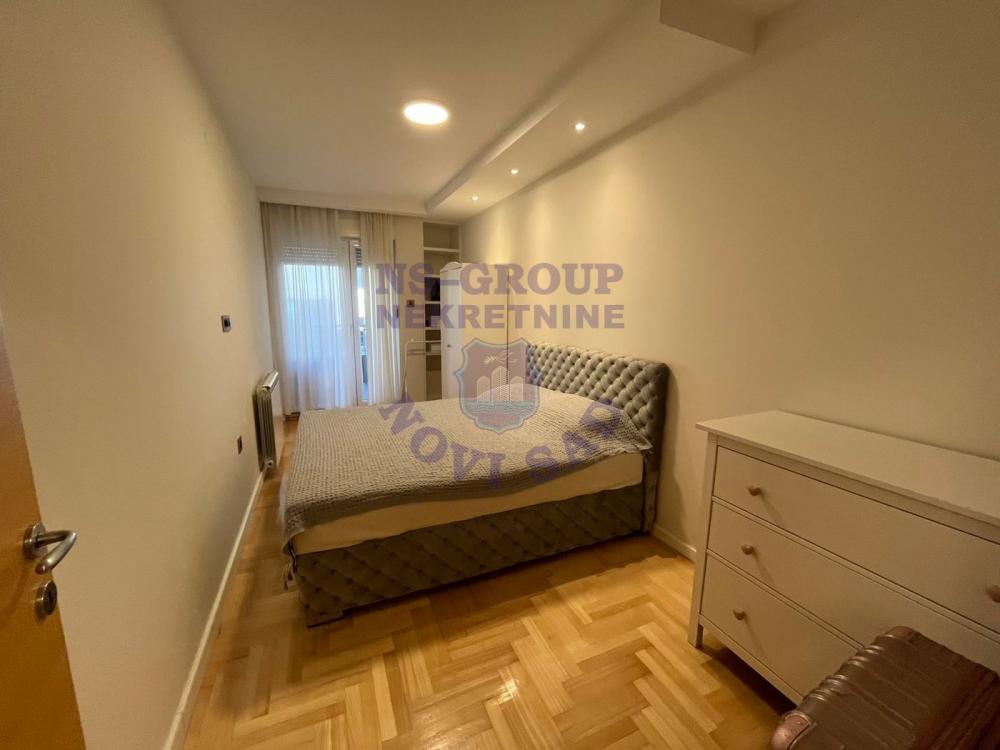 Slika 4 - Fenomenalan trosoban stan na Bulevaru oslobođenja!