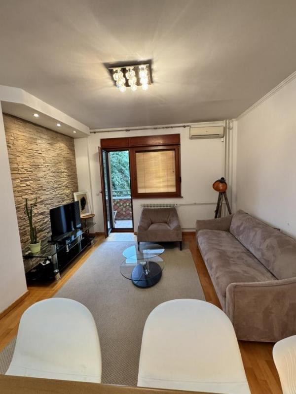 Slika 4 - Dvosoban, 52m2, Stari grad Novi Sad, sa terasom, ima lift