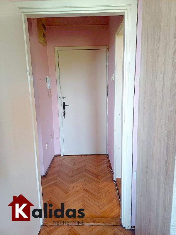 Slika 4 - Stan,NOVI SAD,ŽELEZNIČKA STANICA,kv: 28, € 70000, ID: 1008176