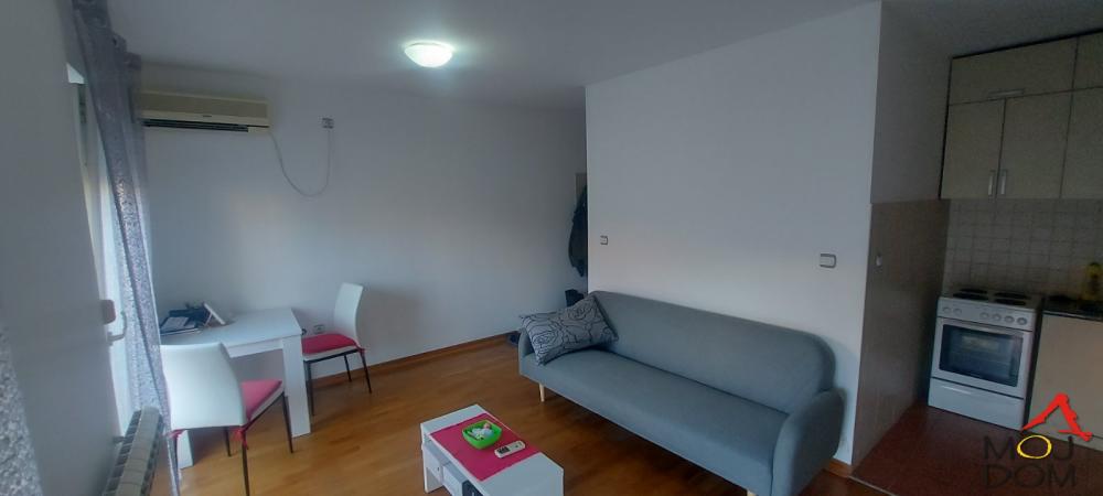 Slika 7 - Stan,NOVI SAD,CENTAR,kv: 26, € 97500, ID: 1030953