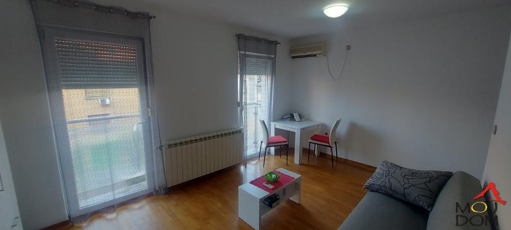 Slika 8 - Stan,NOVI SAD,CENTAR,kv: 26, € 97500, ID: 1030953