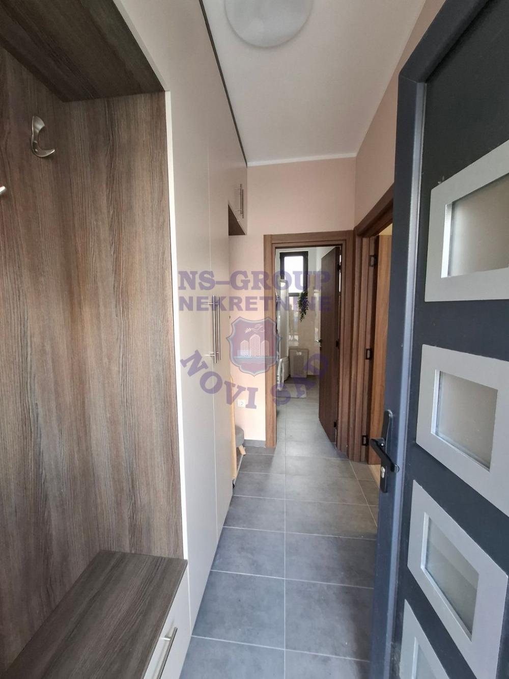 Slika 4 - Kompletno nameštena garsonjera na Novoj Detelinari!