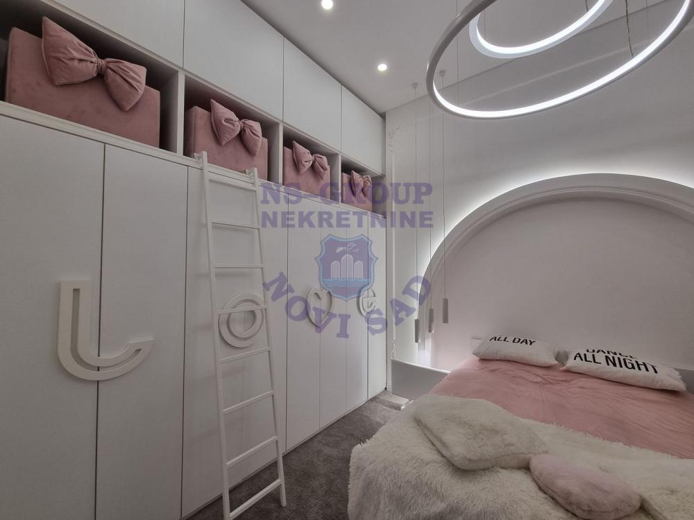 Slika 5 - Trosoban, 104m2, Novi Sad centar Novi Sad, sa terasom