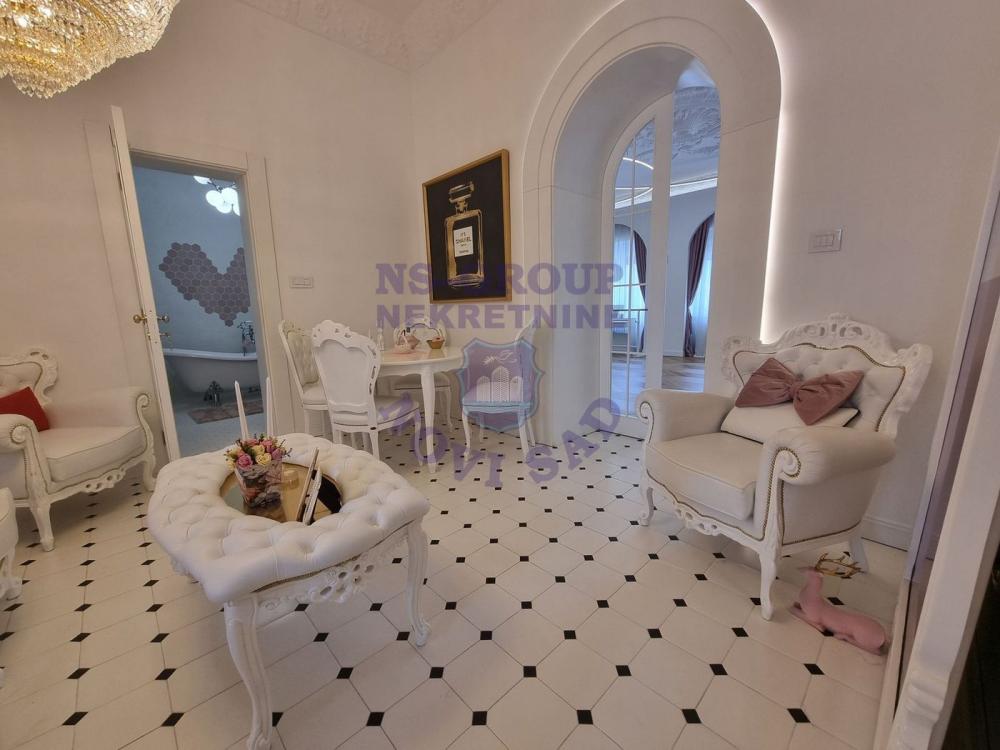 Slika 2 - Trosoban, 104m2, Novi Sad centar Novi Sad, sa terasom