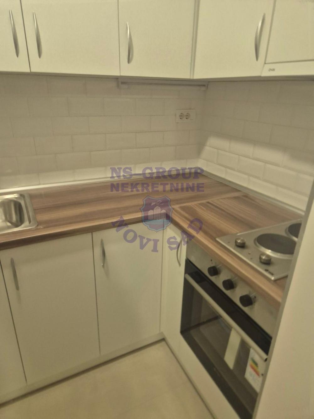 Slika 2 - Kompletno namešten jednoiposoban stan u novoj zgradi!