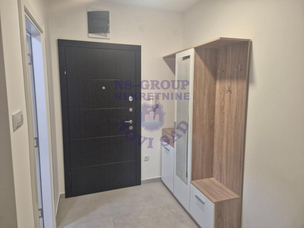 Slika 3 - Kompletno namešten jednoiposoban stan u novoj zgradi!