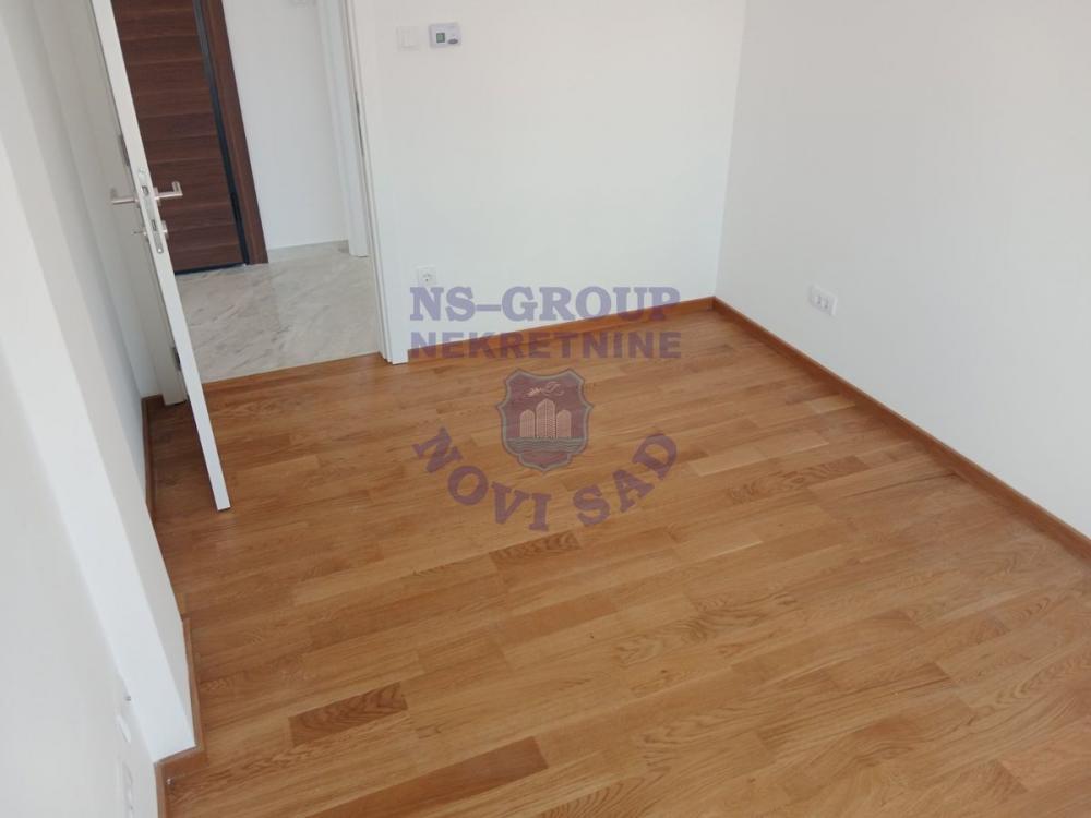 Slika 1 - Dvosoban, 51m2, Bulevar patrijarha Pavla (Somborski bulevar) Novi Sad, sa terasom