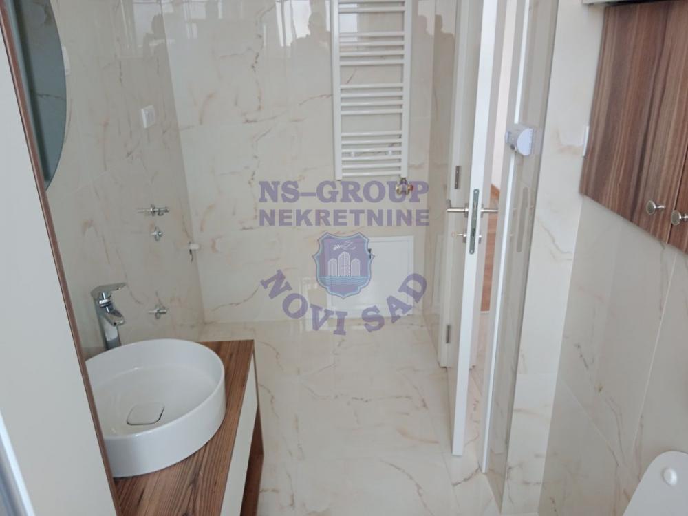 Slika 5 - Dvosoban, 51m2, Bulevar patrijarha Pavla (Somborski bulevar) Novi Sad, sa terasom