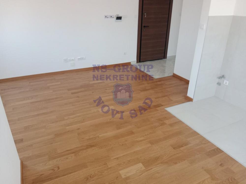 Slika 9 - Dvosoban, 51m2, Bulevar patrijarha Pavla (Somborski bulevar) Novi Sad, sa terasom