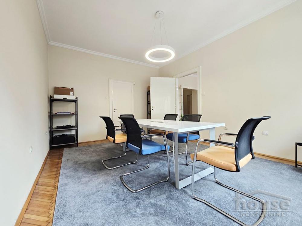 Slika 10 - Stan,NOVI SAD,CENTAR,kv: 130.00, € 390000, ID: 1064535