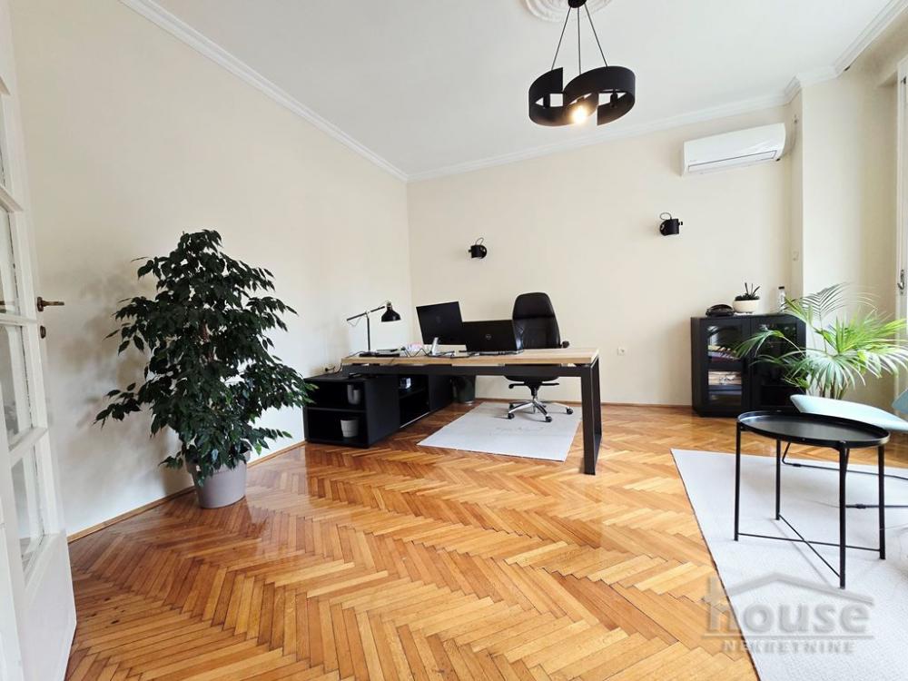 Slika 6 - Stan,NOVI SAD,CENTAR,kv: 130.00, € 390000, ID: 1064535