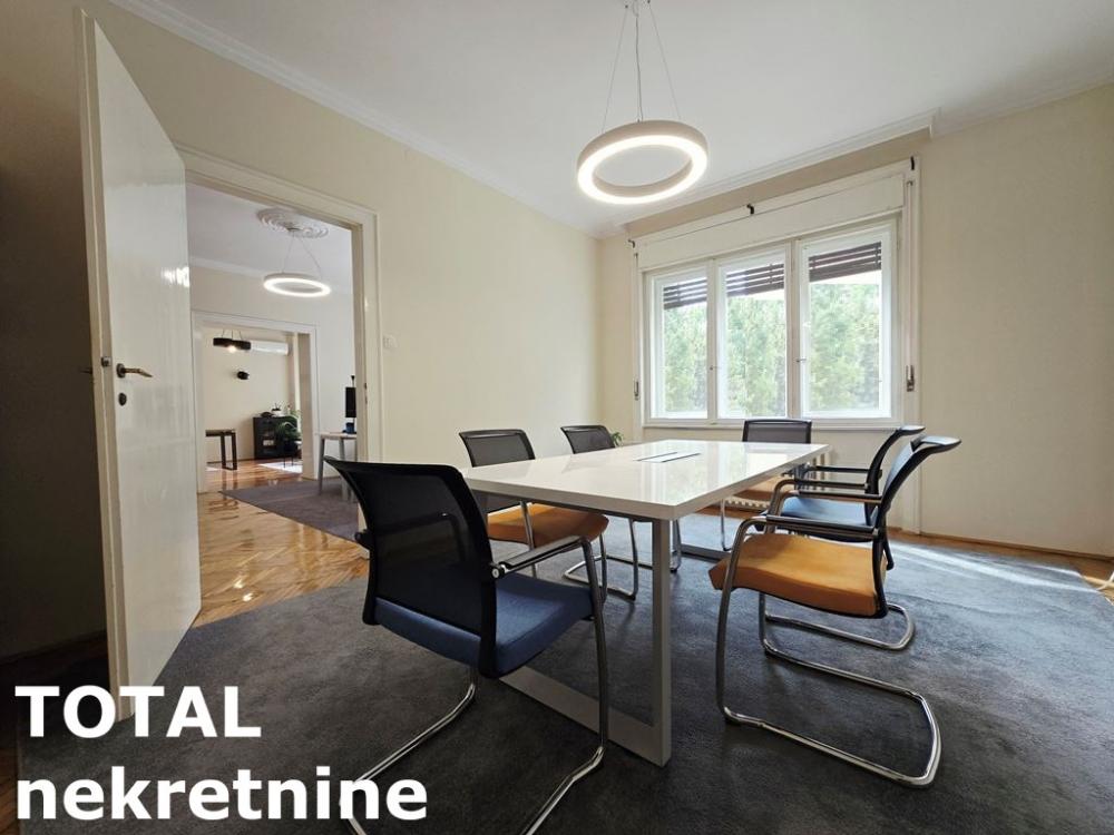 Slika 10 - Stan,NOVI SAD,CENTAR,kv: 130.00, € 390000, ID: 1101383