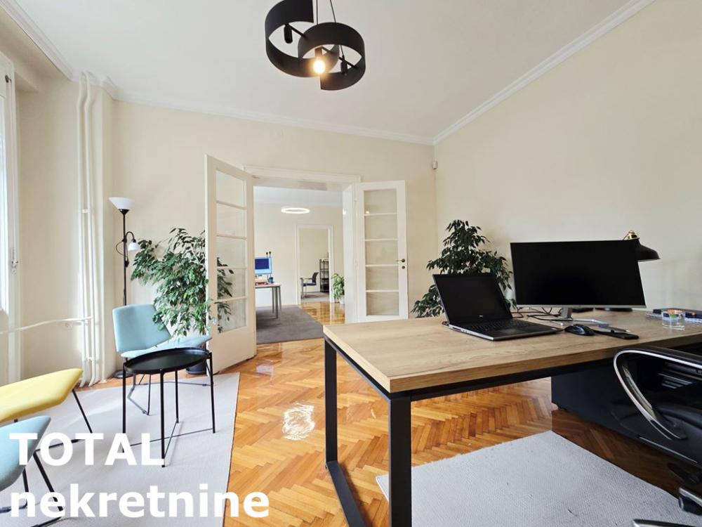 Slika 3 - Stan,NOVI SAD,CENTAR,kv: 130.00, € 390000, ID: 1101383