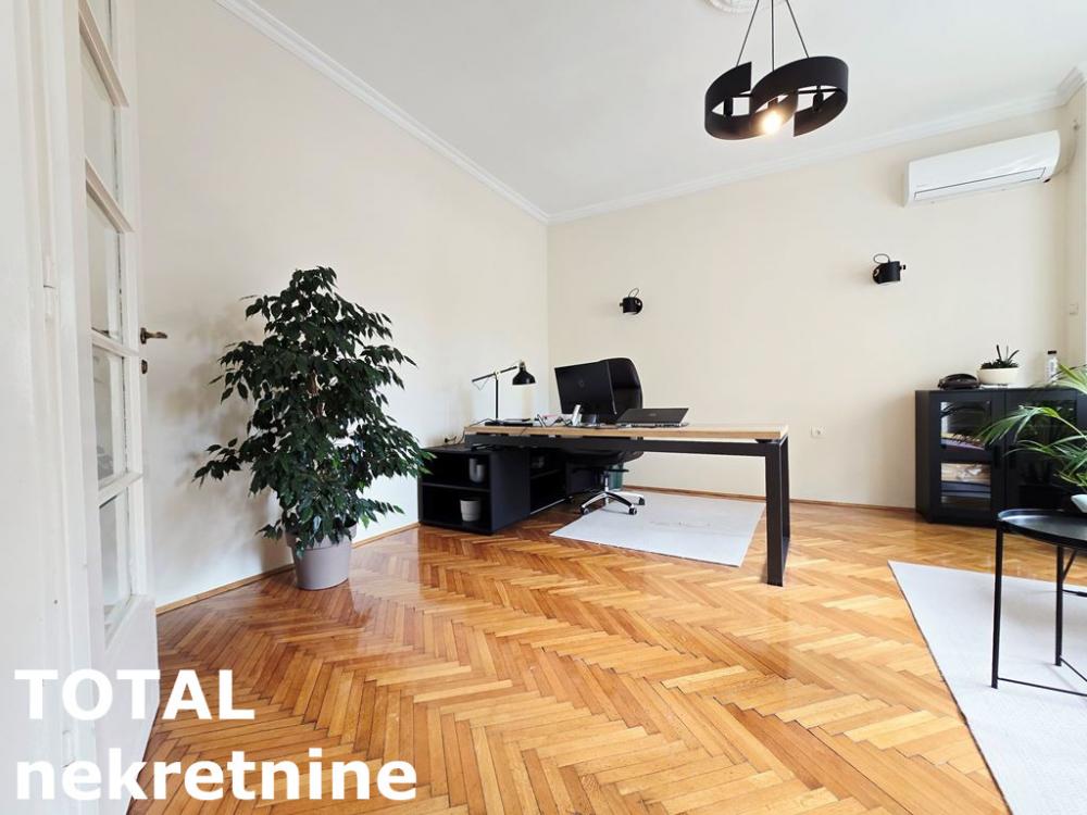 Slika 11 - Stan,NOVI SAD,CENTAR,kv: 130.00, € 390000, ID: 1101383