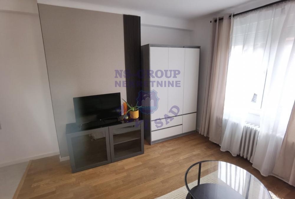 Slika 2 - Kompletno renovirana i nameštena garsonjera!