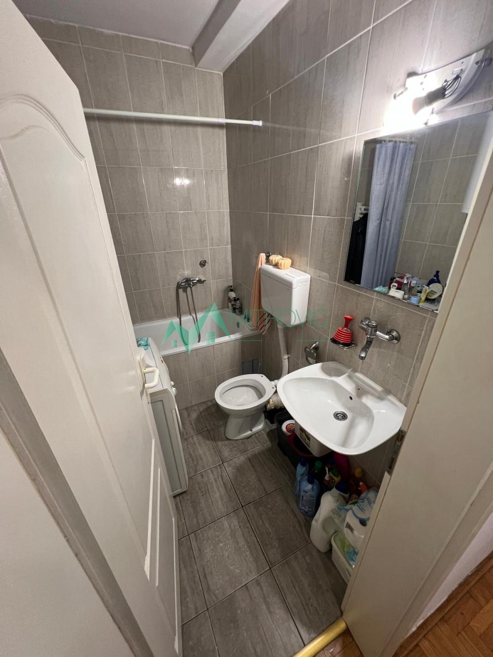 Slika 5 - Jednosoban, 30m2, Nova Detelinara Novi Sad, sa terasom, ima lift