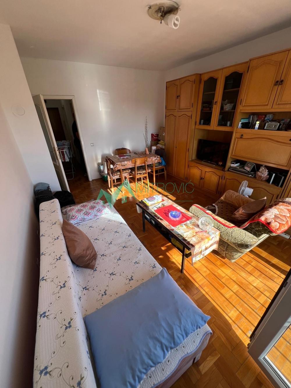 Slika 2 - Jednosoban, 30m2, Nova Detelinara Novi Sad, sa terasom, ima lift