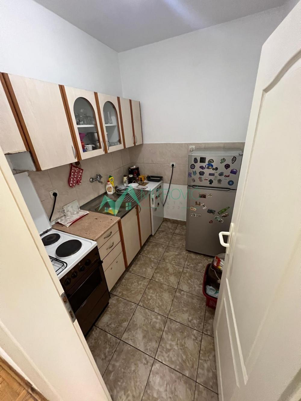 Slika 3 - Jednosoban, 30m2, Nova Detelinara Novi Sad, sa terasom, ima lift