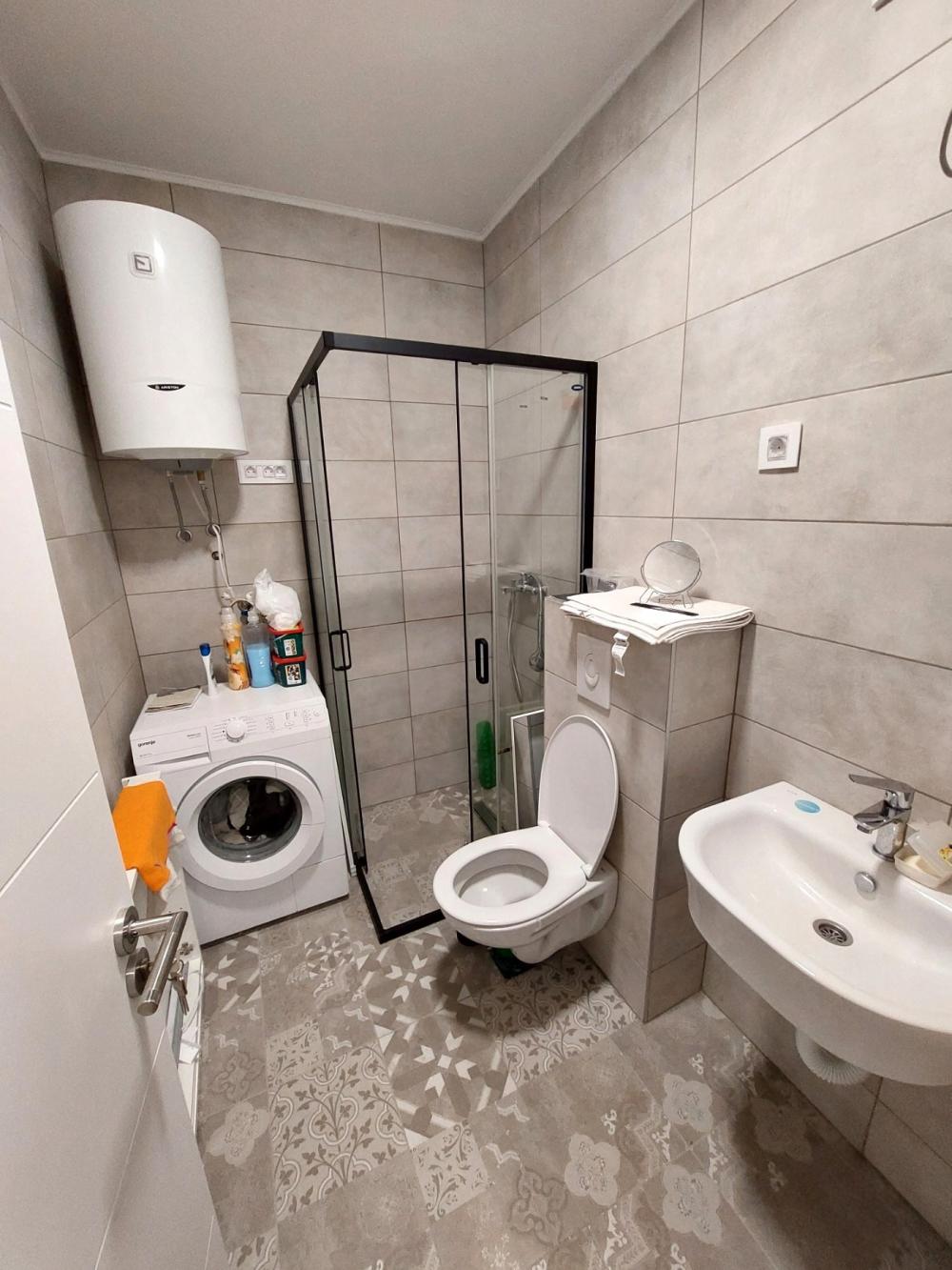 Slika 6 - Stan,NOVI SAD,TELEP,kv: 44, € 123600, ID: 1019246