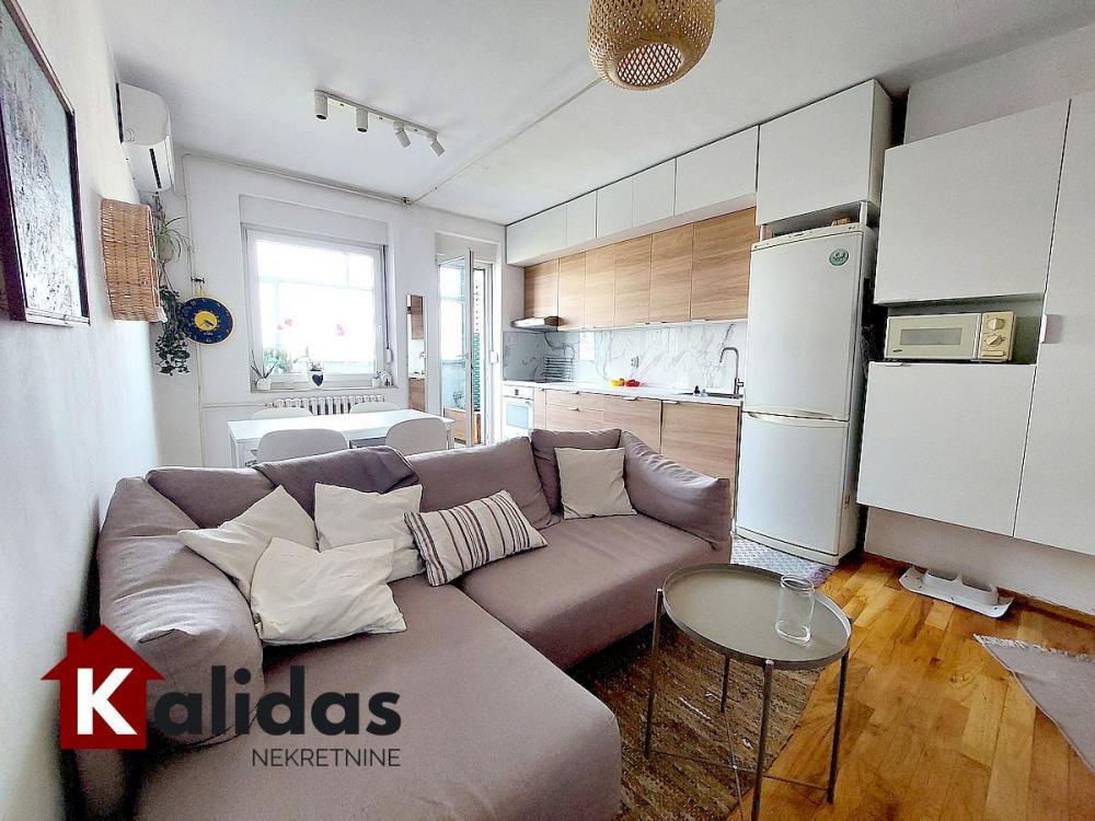 Glavna slika -Stan,NOVI SAD,BULEVAR,kv: 57, € 155500, ID: 1008188