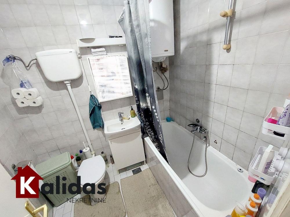 Slika 8 - Stan,NOVI SAD,BULEVAR,kv: 57, € 155500, ID: 1008188