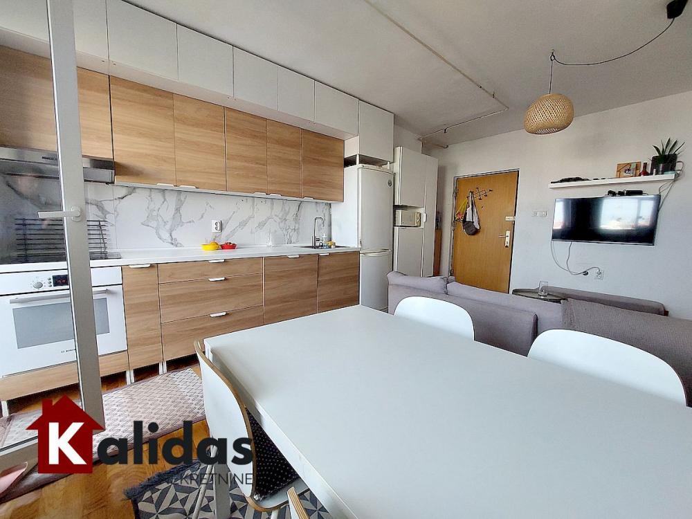 Slika 3 - Stan,NOVI SAD,BULEVAR,kv: 57, € 155500, ID: 1008188